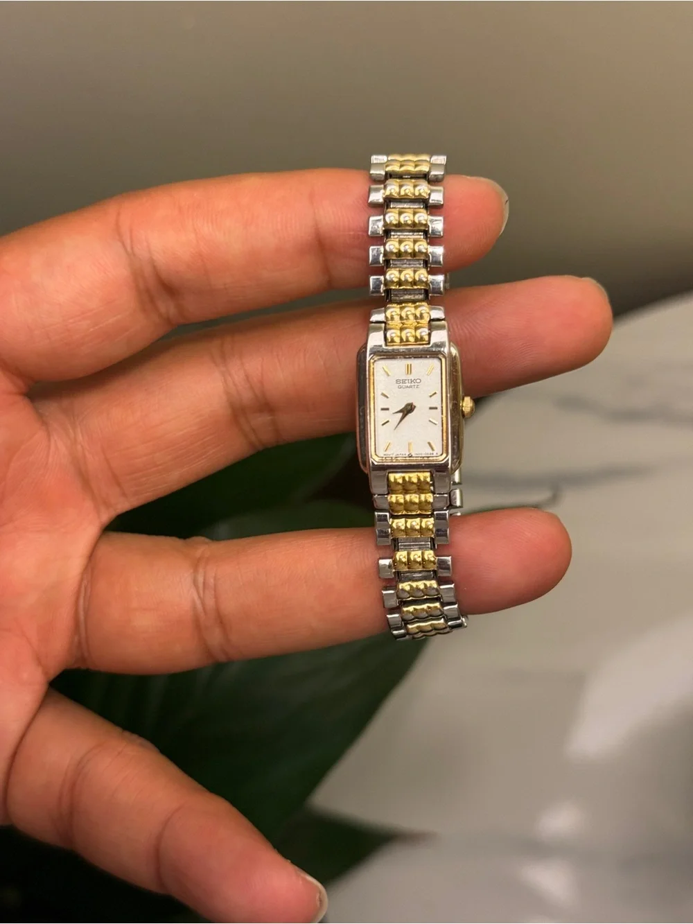 Seiko vintage two -Tone Ladies Rectangular Bracelet Watch - Gold/Silver